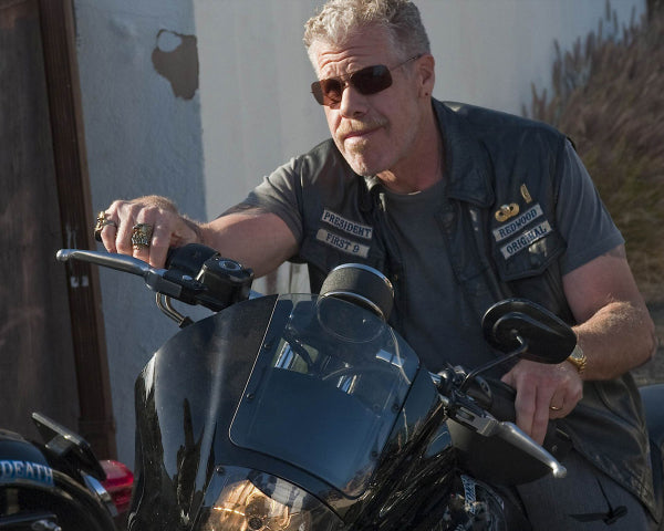 Ron Perlman: Autograph Signing on Photos, July 4th