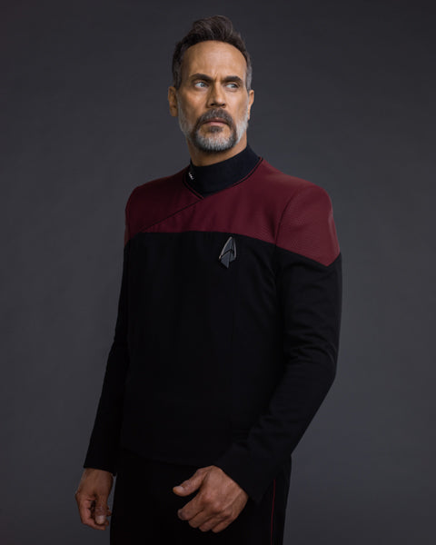 Todd Stashwick: Autograph Signing on Photos, November 27th