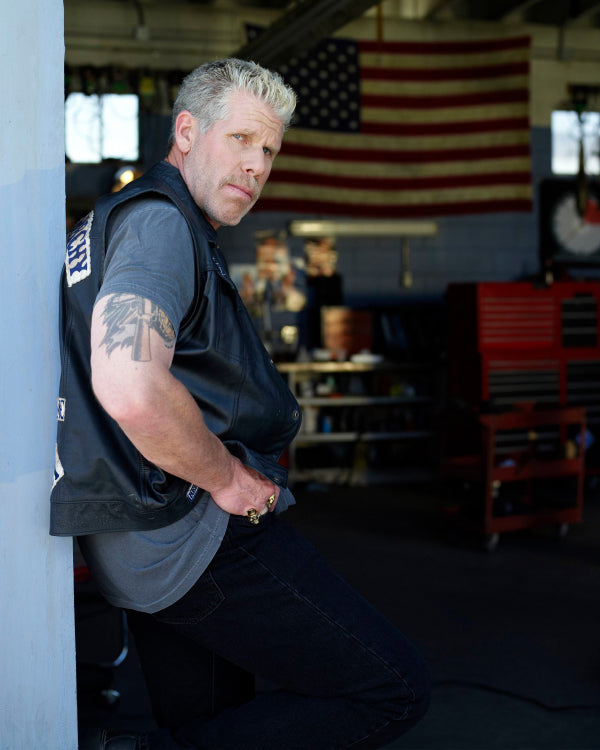 Ron Perlman: Autograph Signing on Photos, November 20th