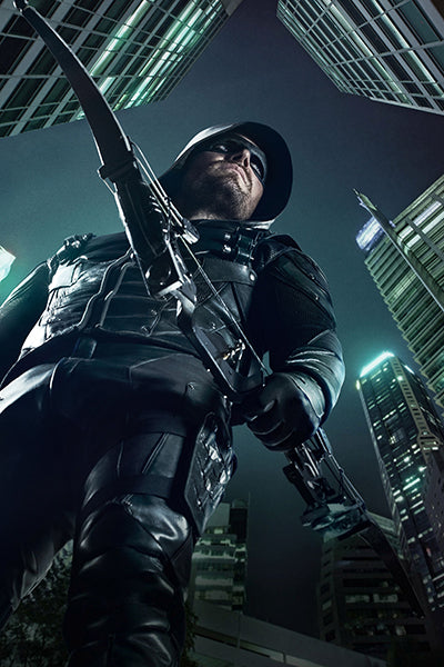 Stephen Amell: Autograph Signing on Photos, November 27th