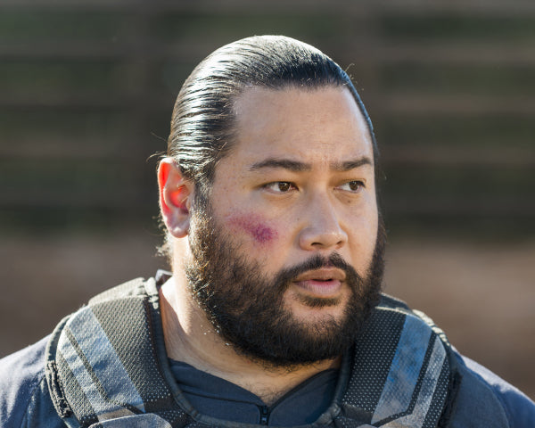 Cooper Andrews: Autograph Signing on Photos, November 21st