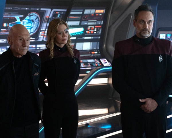Todd Stashwick: Autograph Signing on Photos, November 27th