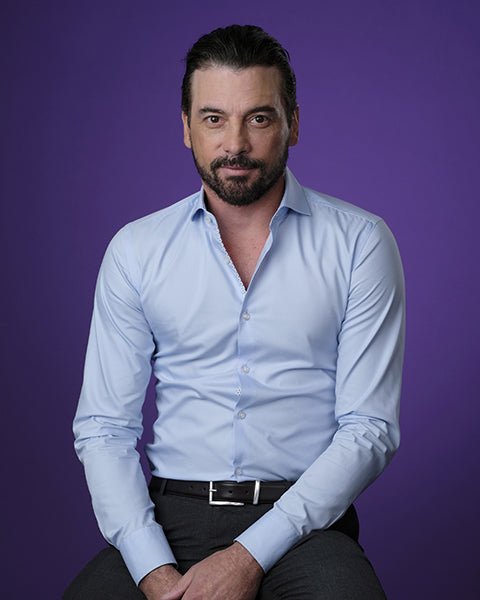 Skeet Ulrich: Autograph Signing on Photos, June 30th