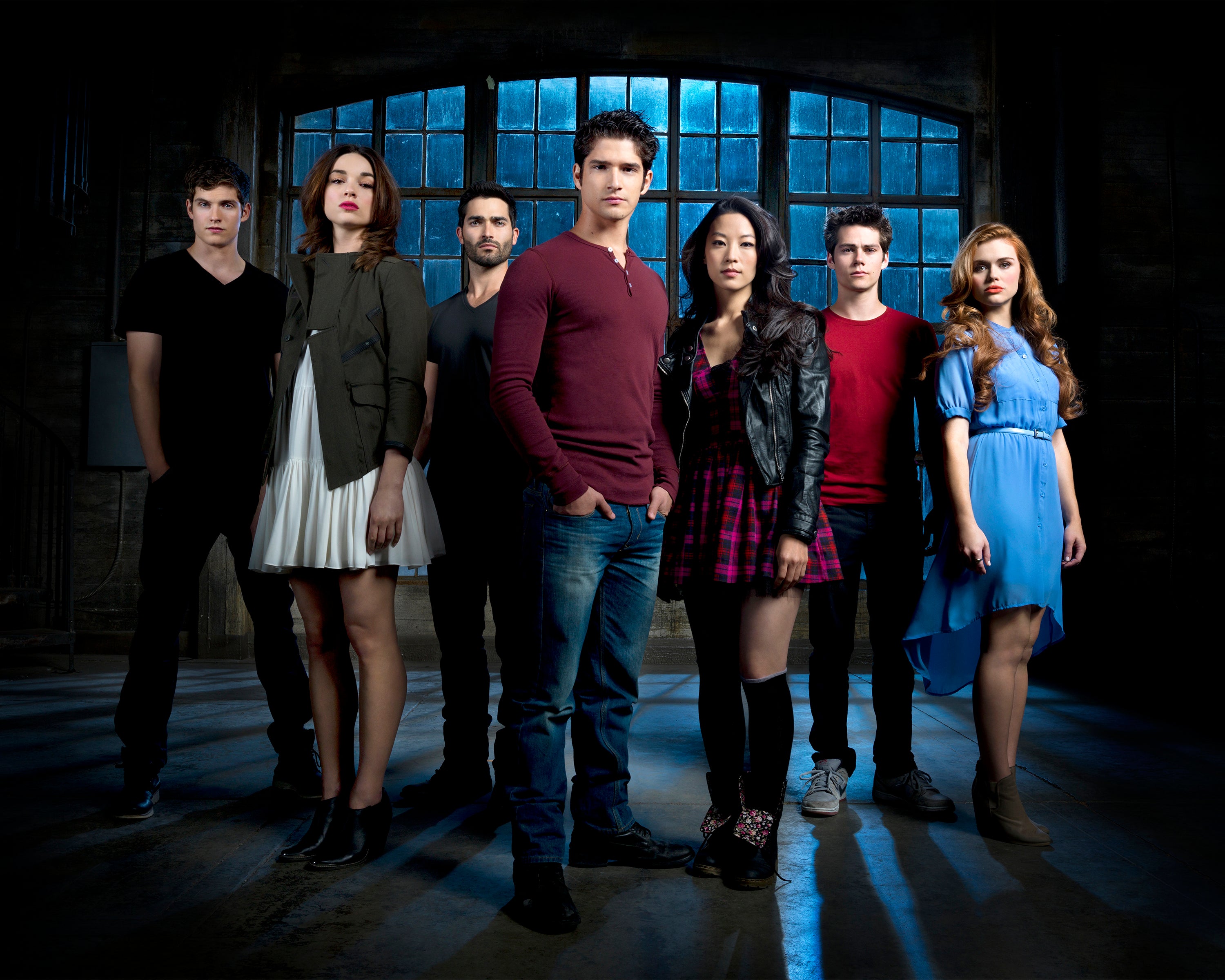 Tyler Posey: Autograph Signing on Photos, November 27