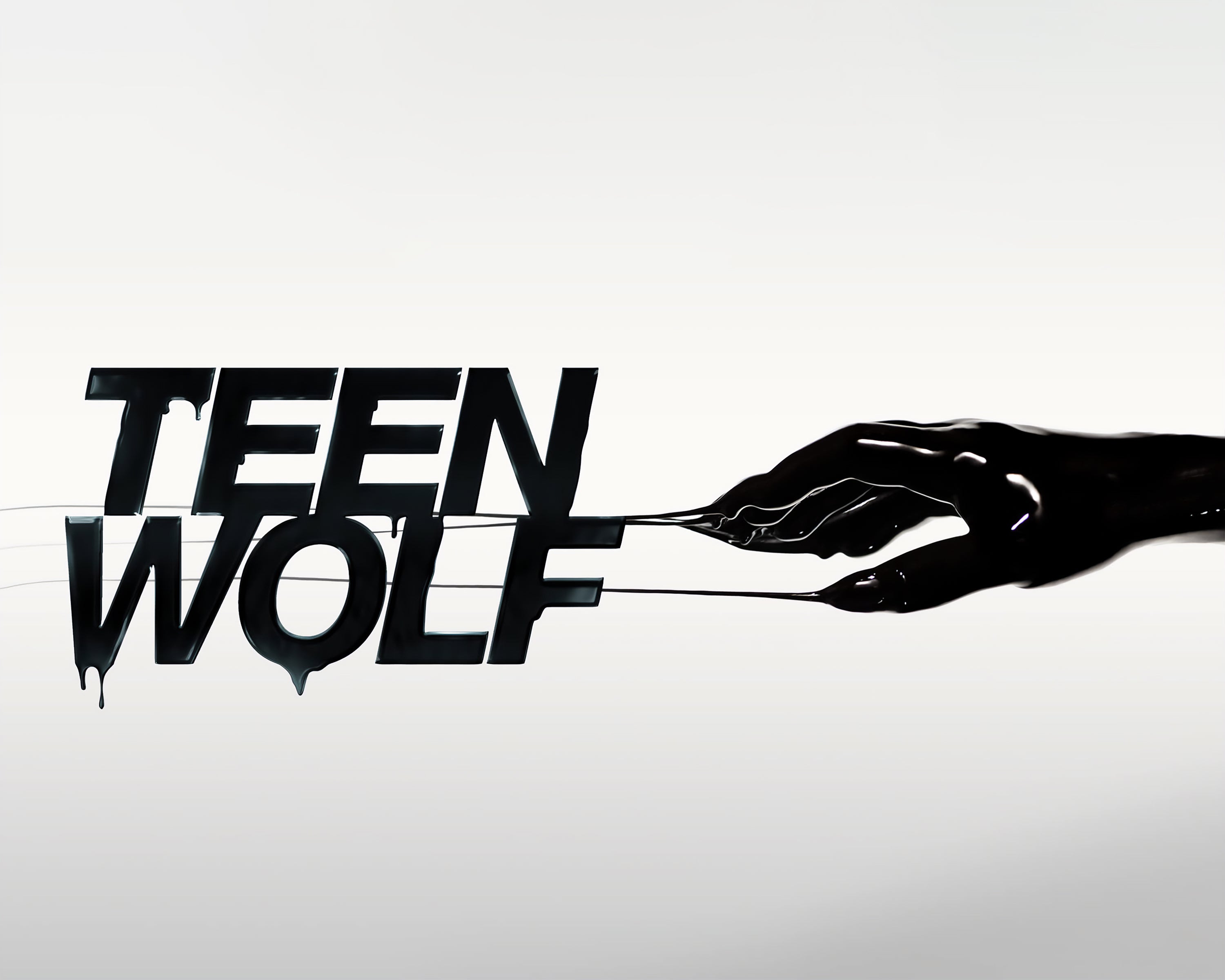 Tyler Posey: Autograph Signing on Photos, November 27