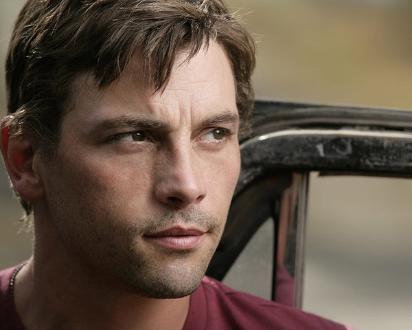 Skeet Ulrich: Autograph Signing on Photos, February 22nd