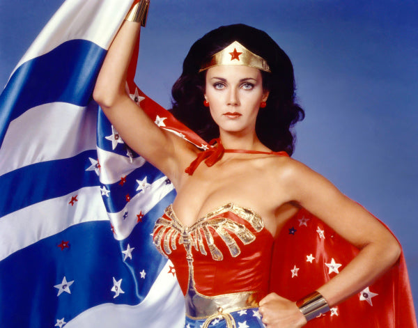 Lynda Carter: Autograph Signing on Mini Posters, Late 2023