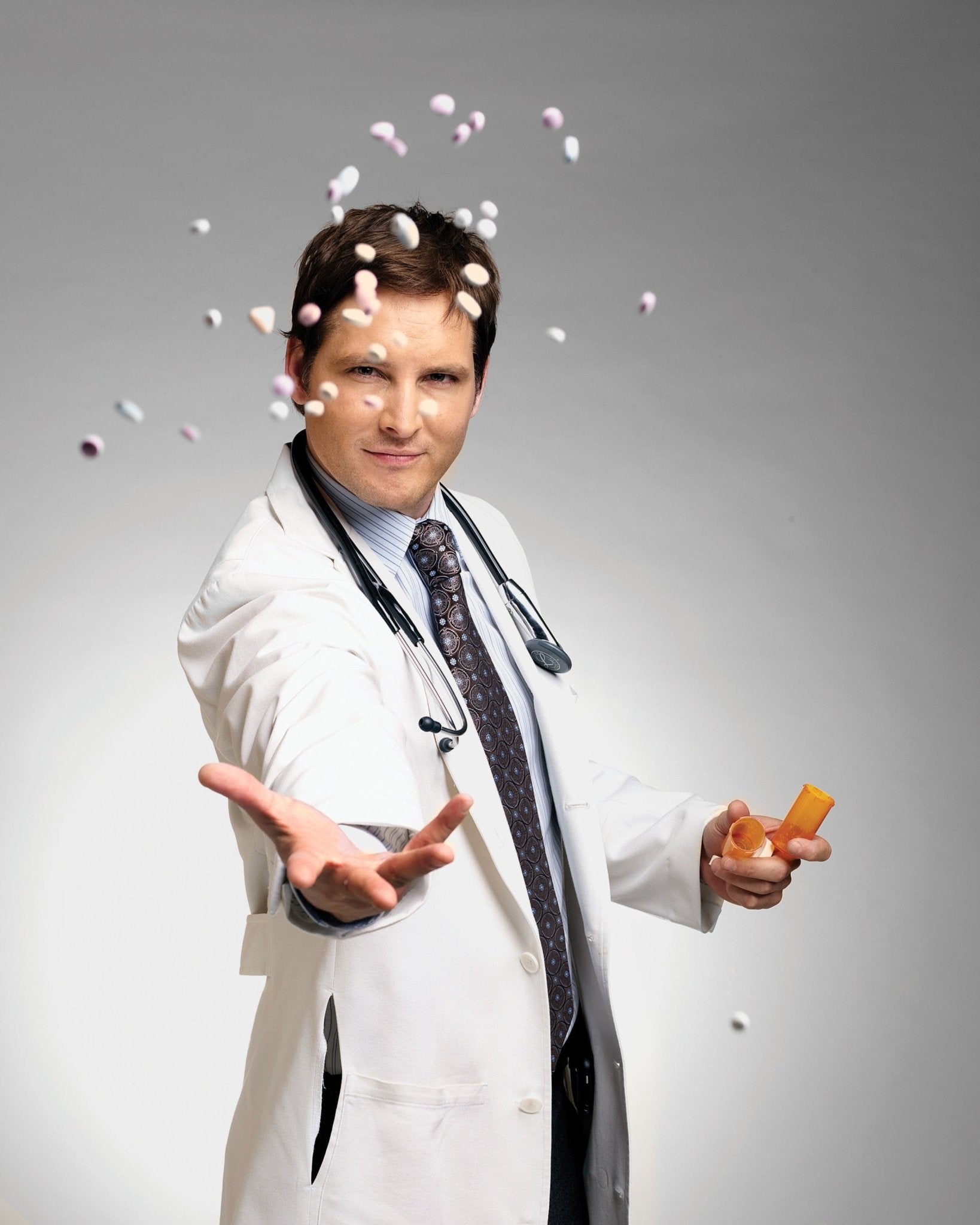 Peter Facinelli: Autograph Signing on Photos, May 14