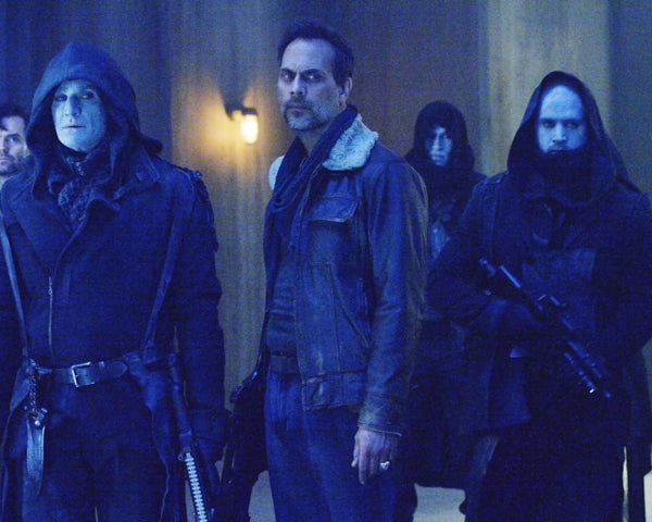 Todd Stashwick: Autograph Signing on Photos, November 27th