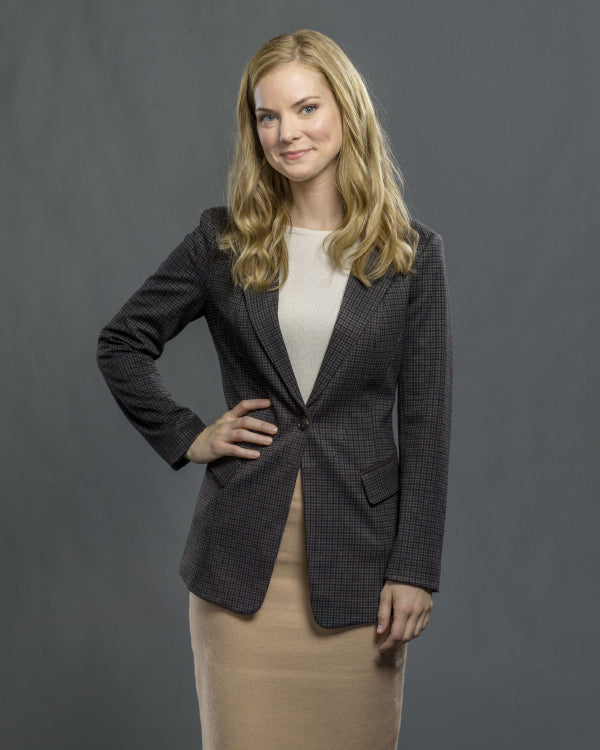 Cindy Busby: Autograph Signing on Photos, October 24th