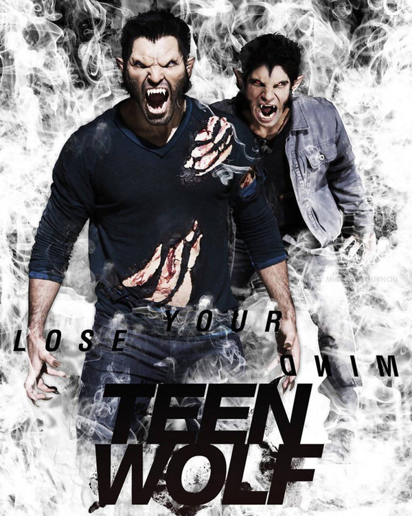 Tyler Posey: Autograph Signing on Photos, November 27