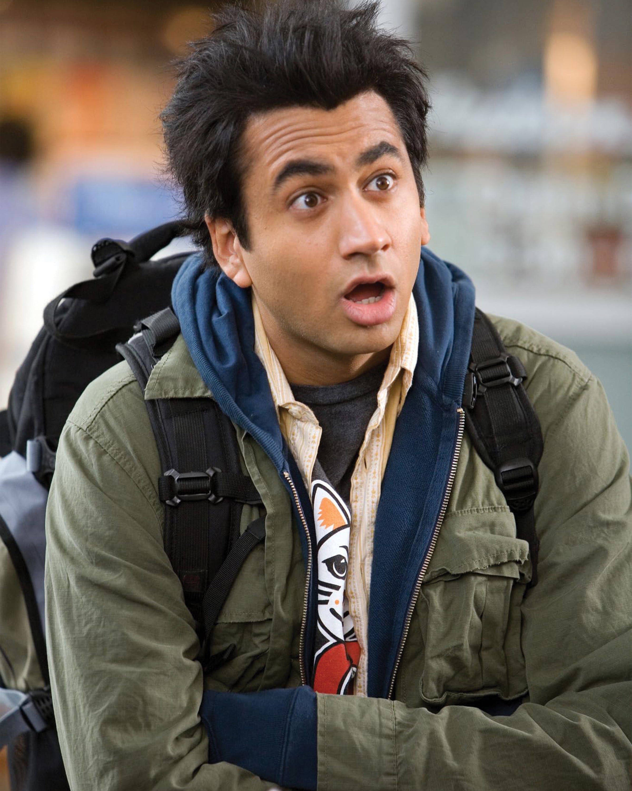 Kal Penn: Autograph Signing on Photos, November 27