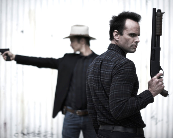 Walton Goggins: Autograph Signing on Photos, August 15th