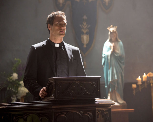 Todd Stashwick: Autograph Signing on Photos, November 27th
