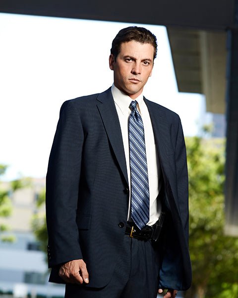 Skeet Ulrich: Autograph Signing on Photos, June 30th