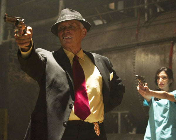Peter Weller: Autograph Signing on Photos, May 14
