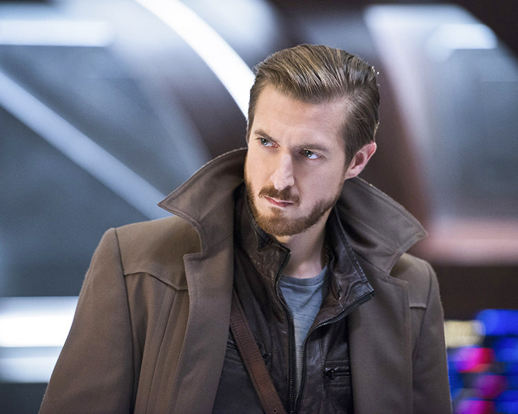 Arthur Darvill: Autograph Signing on Photos, February 29th