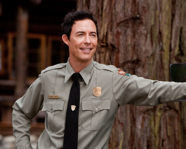 Tom Cavanagh: Autograph Signing on Photos, March 7th