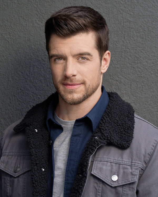 Dan Jeannotte: Autograph Signing on Photos, October 24th