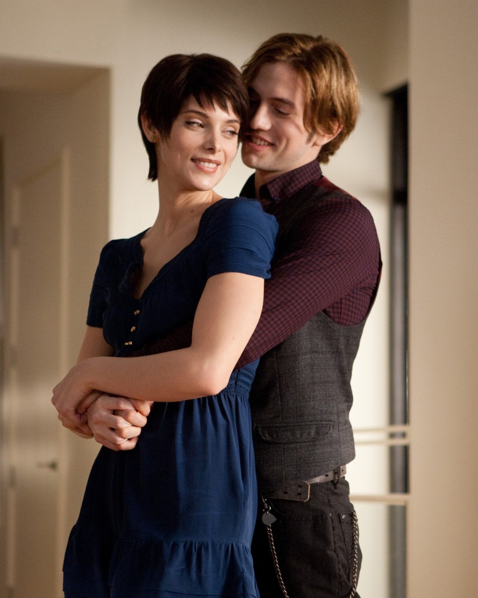 Jackson Rathbone: Autograph Signing on Photos, May 14