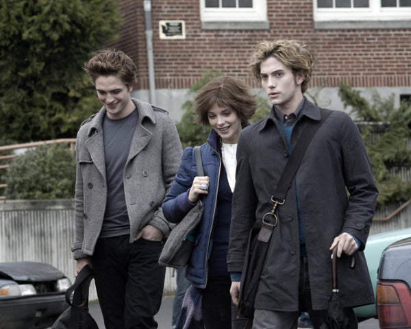 Jackson Rathbone: Autograph Signing on Photos, May 14