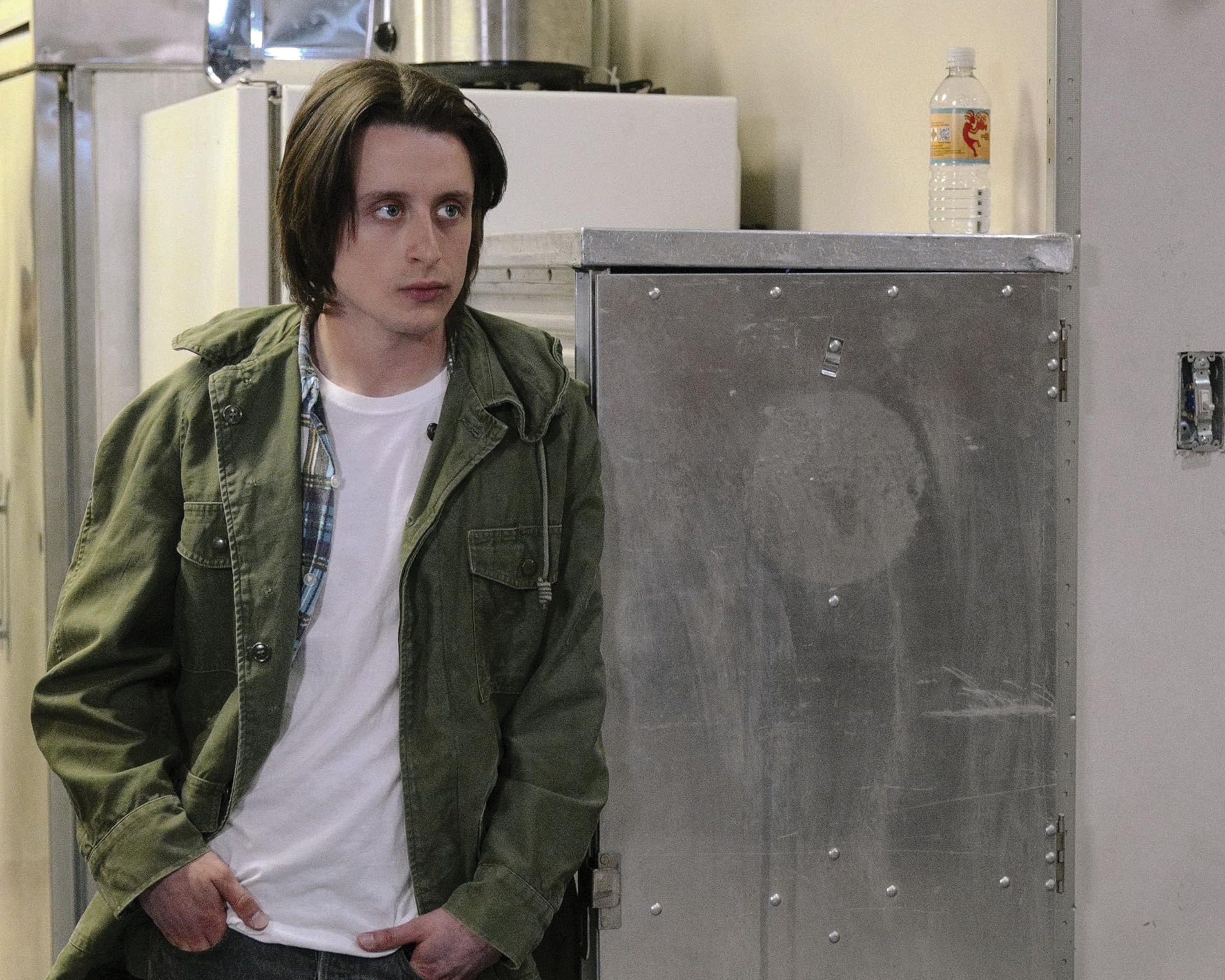 Rory Culkin: Autograph Signing on Photos, November 27
