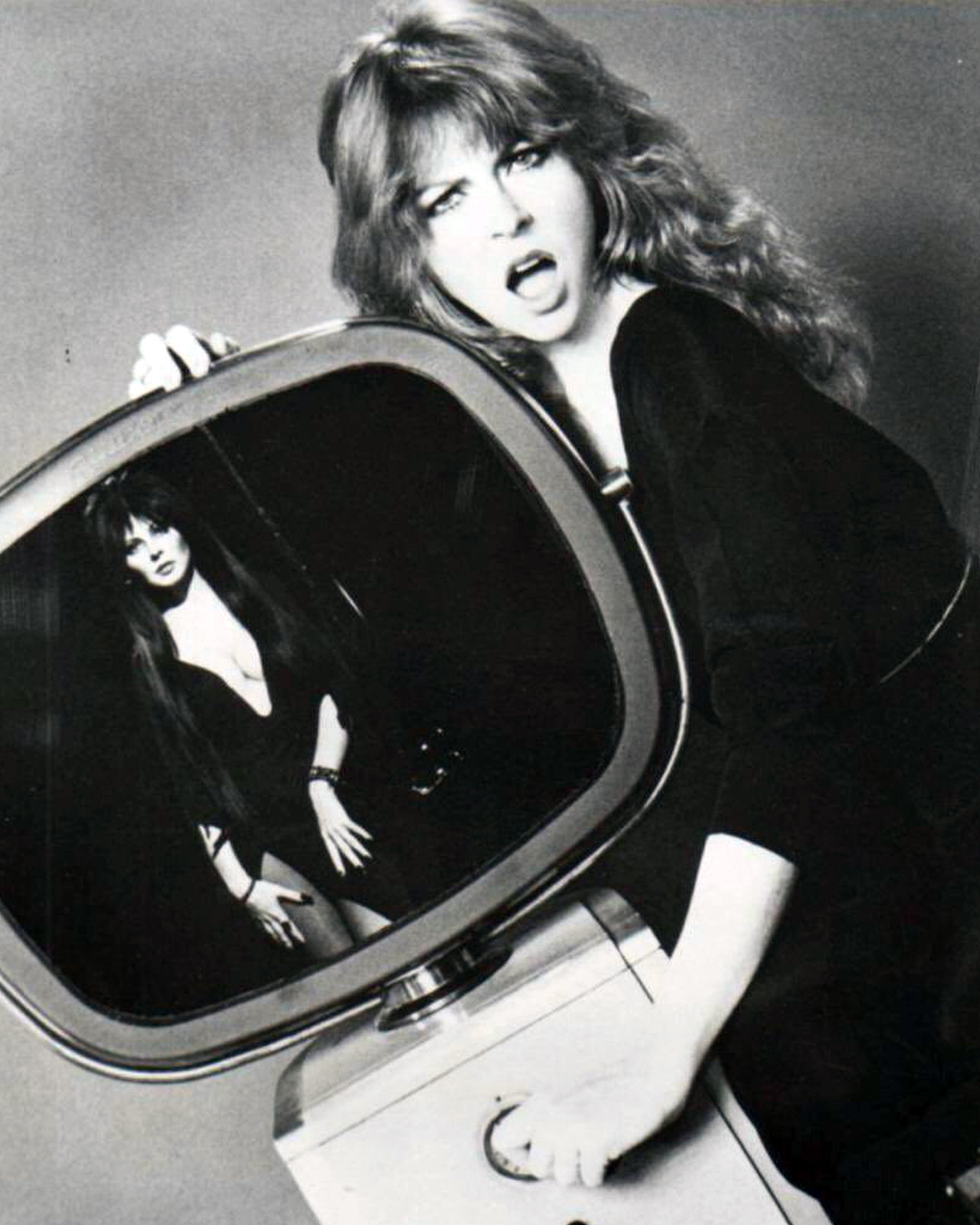 Cassandra Peterson: Autograph Signing on Photos, October 1