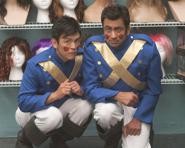 Kal Penn: Autograph Signing on Photos, November 27