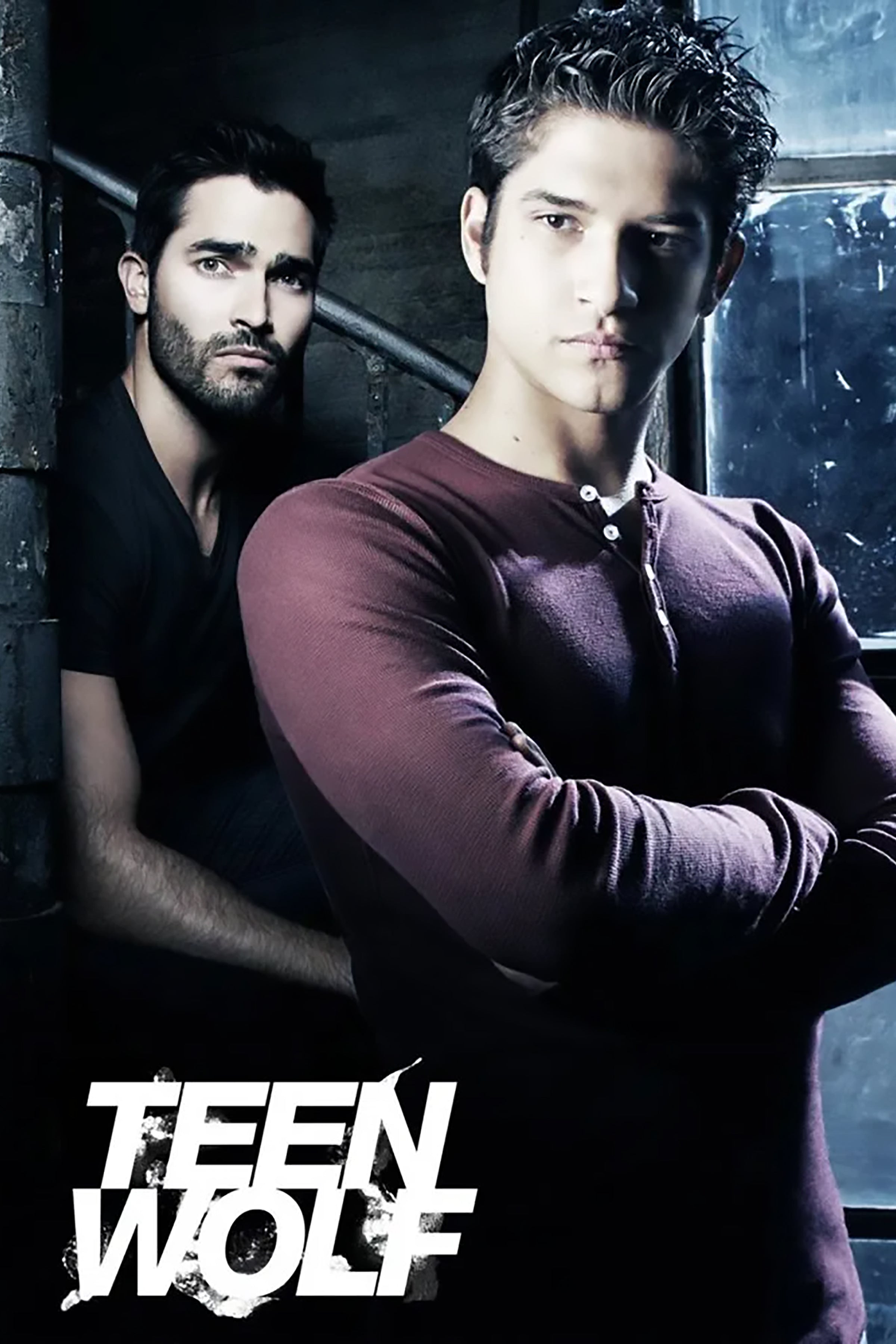 Tyler Posey: Autograph Signing on Photos, November 27