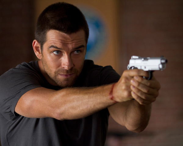Antony Starr: Autograph Signing on Photos, May 9th