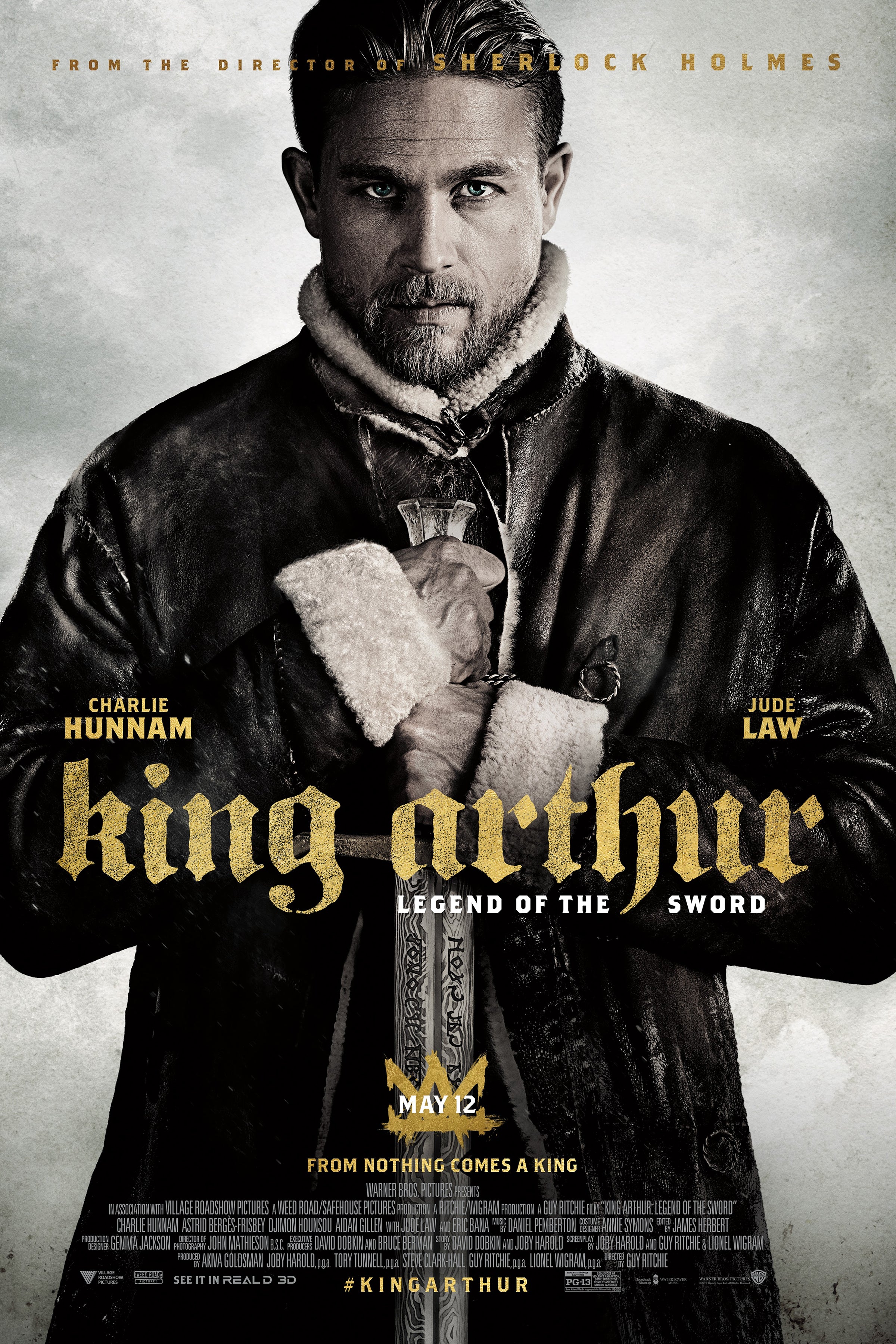 Charlie Hunnam: Autograph Signing on Photos, November 27