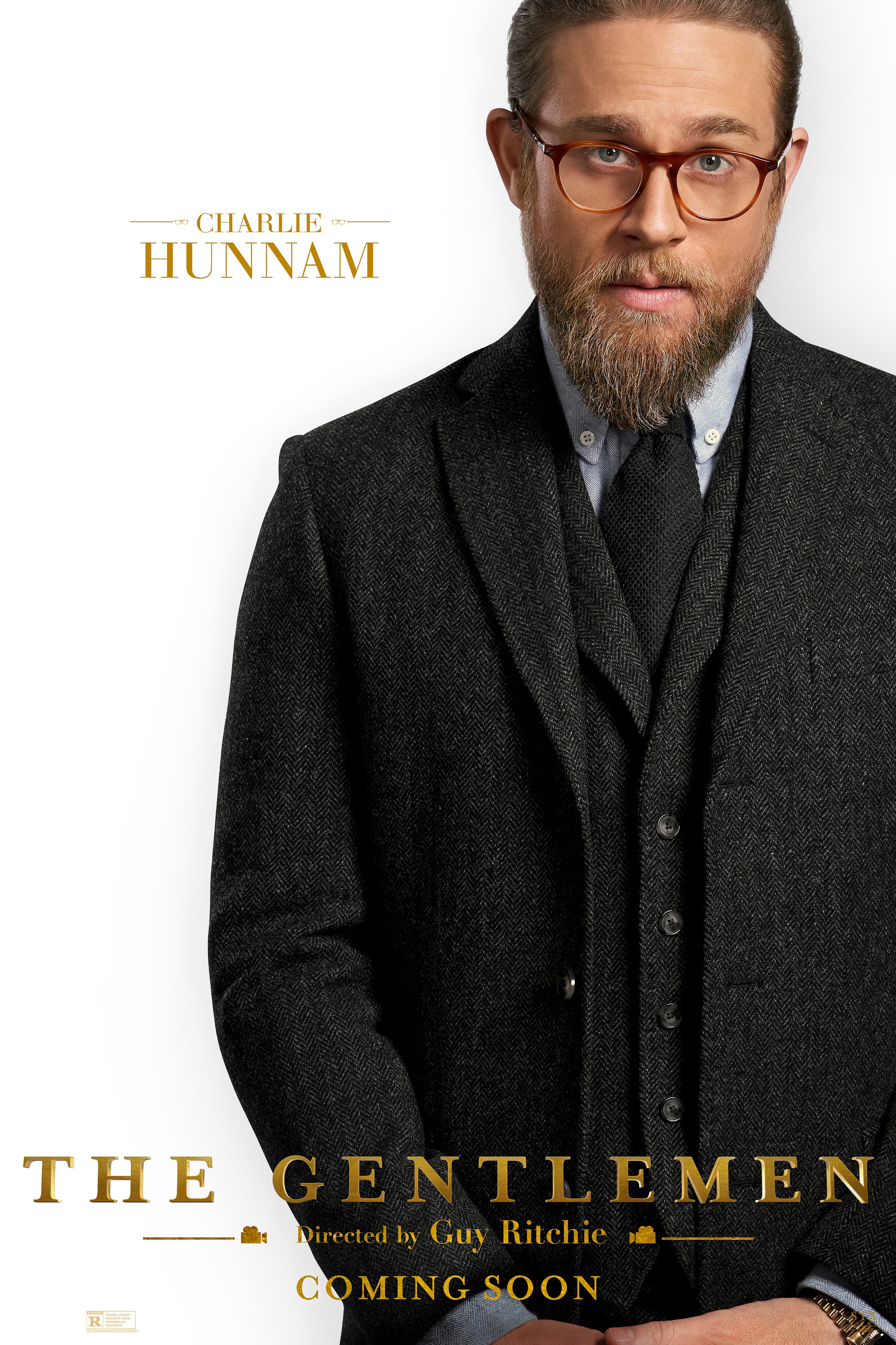 Charlie Hunnam: Autograph Signing on Photos, November 27