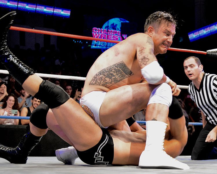David Arquette: Autograph Signing on Photos, June 30th