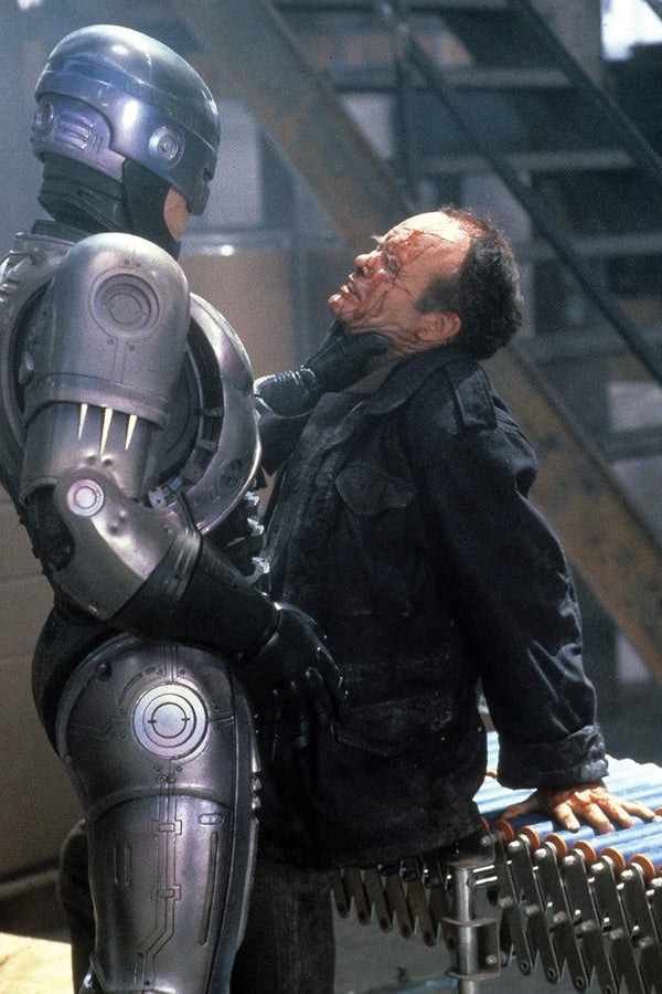 Peter Weller: Autograph Signing on Photos, May 14