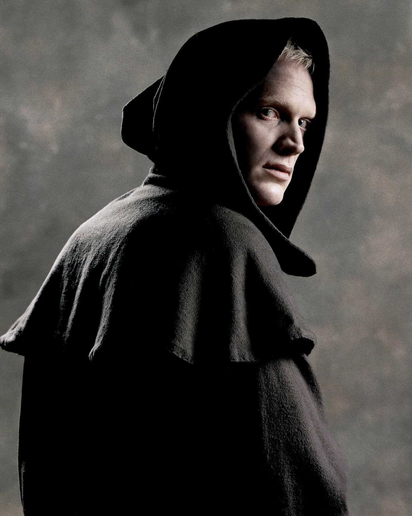 Paul Bettany: Autograph Signing on More Photos, November 27