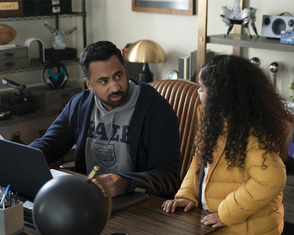 Kal Penn: Autograph Signing on More Photos, November 27