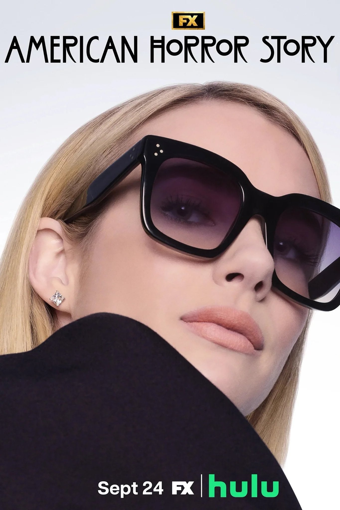 Emma Roberts: Autograph Signing on Photos, November 27