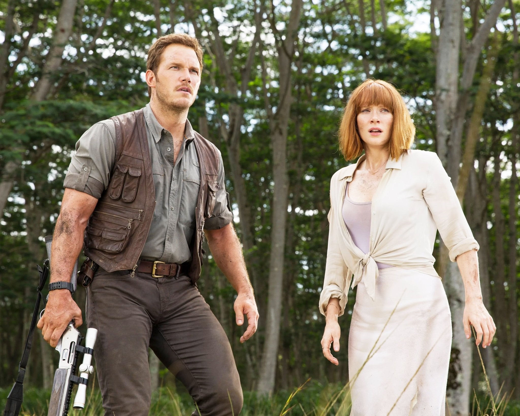 Bryce Dallas Howard: Autograph Signing on Photos, November 27