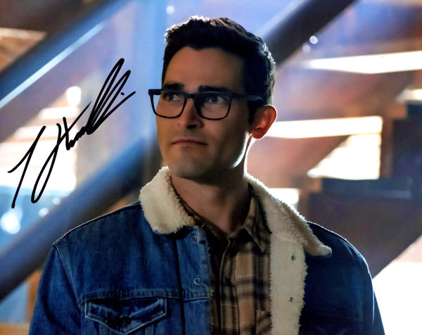 Tyler Hoechlin Superman and Lois 8x10 Signed Photo JSA Certified Autograph