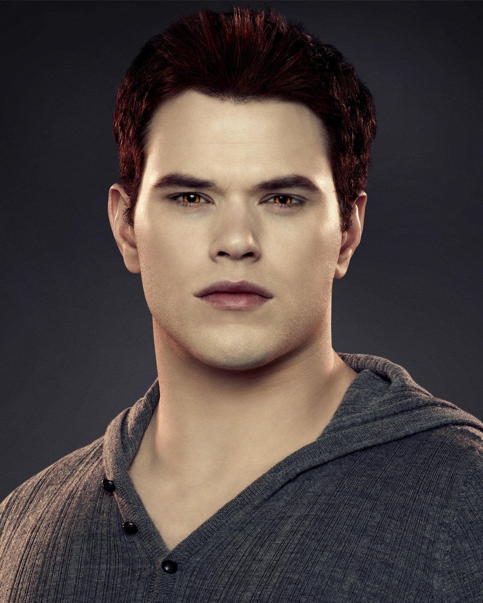 Kellan Lutz: Autograph Signing on Photos, May 14