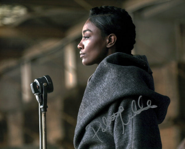 Patina Miller The Hunger Games 8x10 Signed Photo JSA Certified Autograph