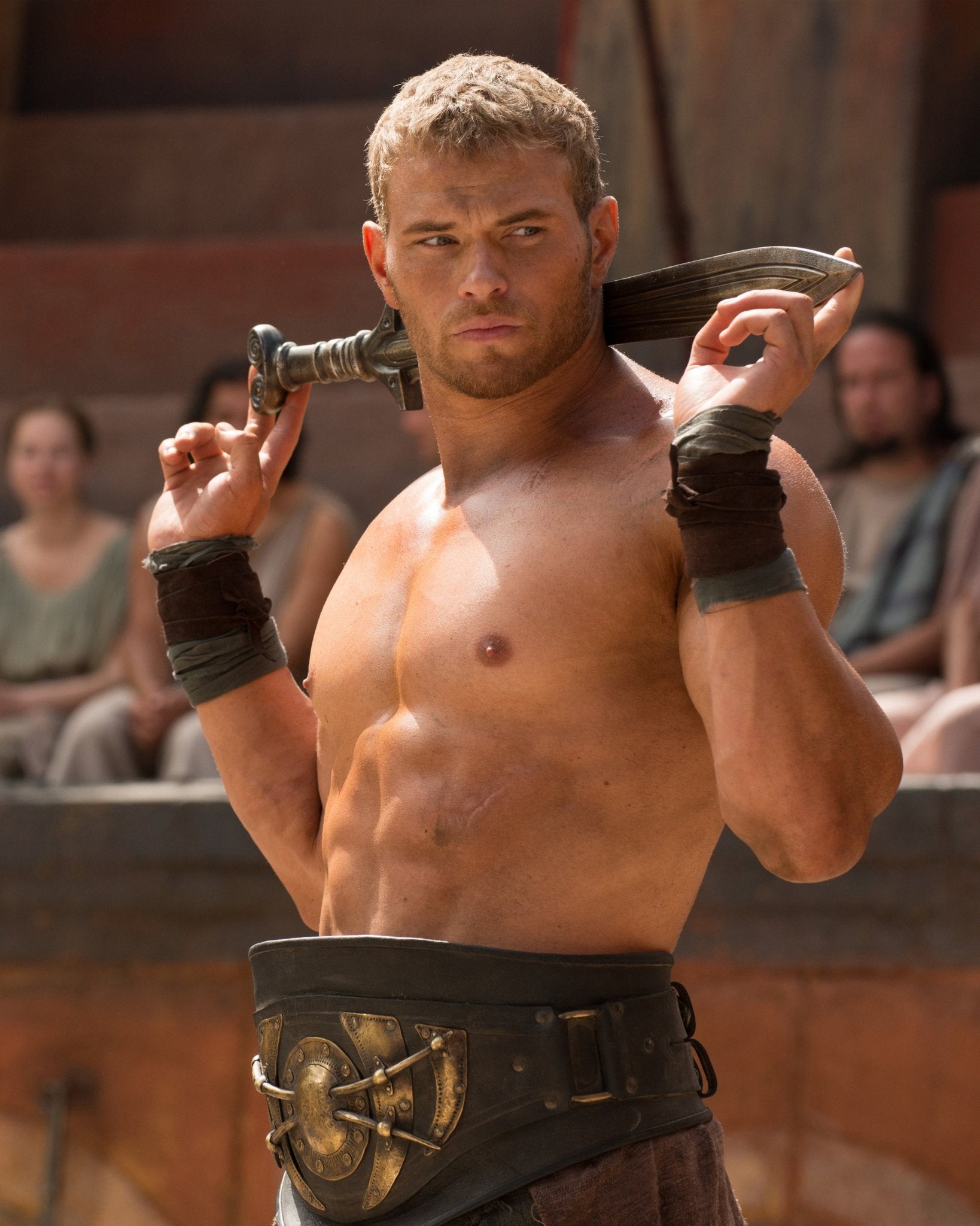 Kellan Lutz: Autograph Signing on Photos, May 14
