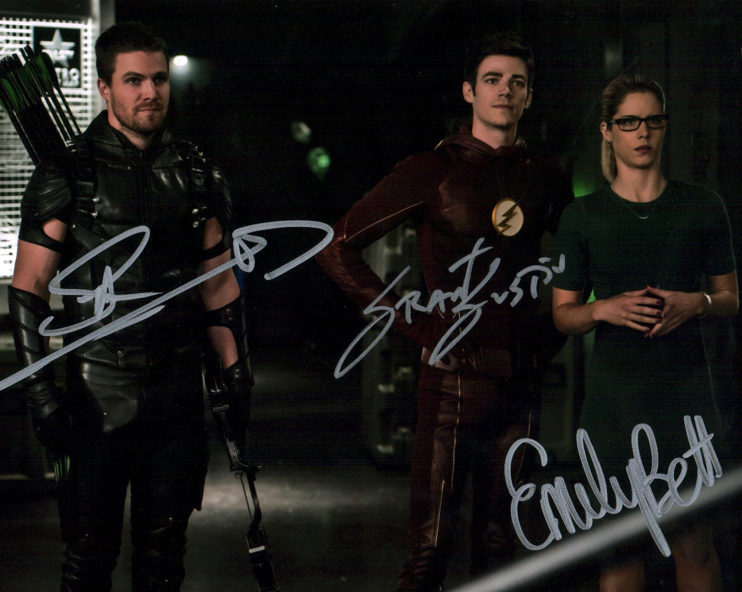 The Flash 8x10 Signed Cast x3 Amell Gustin Richards Photo JSA Certifie