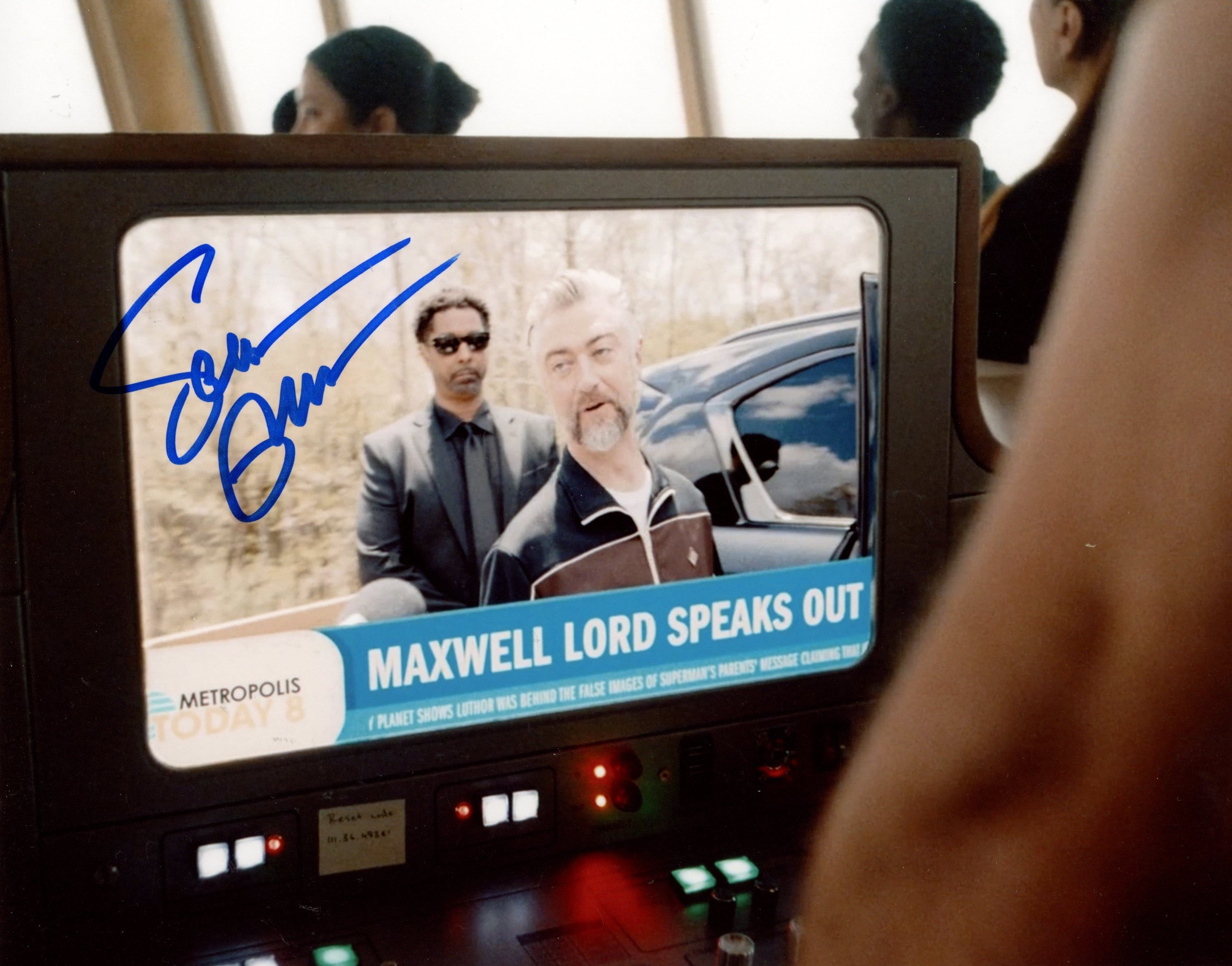 Sean Gunn Superman 8x10 Signed Photo