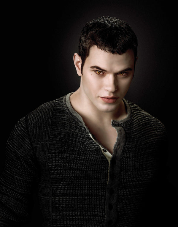Kellan Lutz: Autograph Signing on Mini Posters, May 14