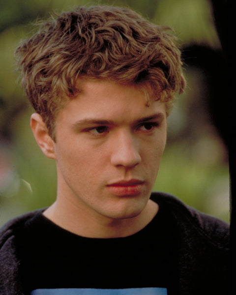 Ryan Phillippe: Autograph Signing on Photos, October 19th