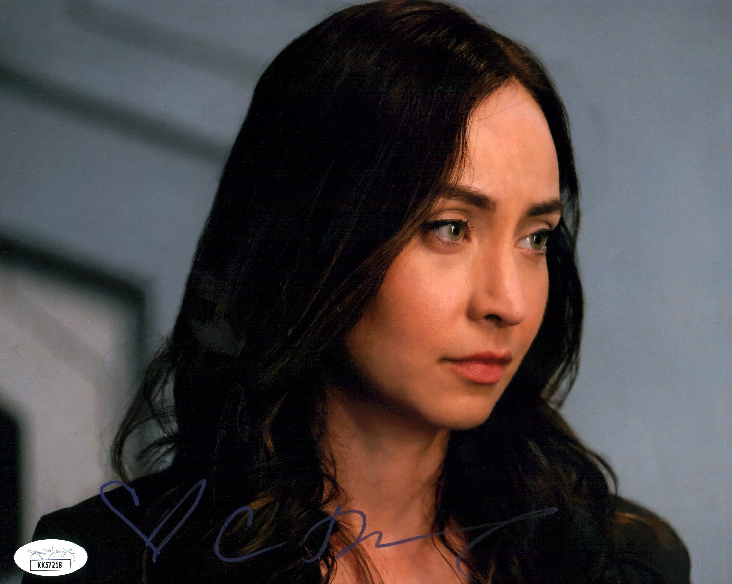 Courtney Ford DC Legends of Tomorrow 8x10 Signed Photo JSA COA Certified Autograph